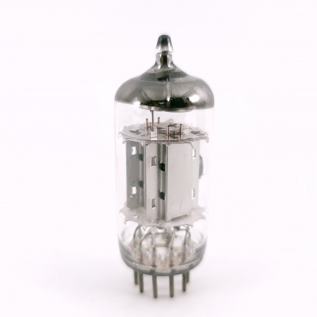 1 X ECC83 EI TUBE. 1950s PROD. 17MM SMOOTH CHROME PLATES. USED. 22. CH167