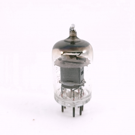 1 X 6AK5W HYTRON TUBE. 1950s PROD. BLACK PLATES. D-G. 37. CH167