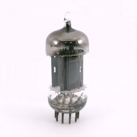 1 X 12AU7 GENERAL ELECTRIC TUBE. 1950s PROD. 17MM PLATES. D-G. USED. 76. CH167