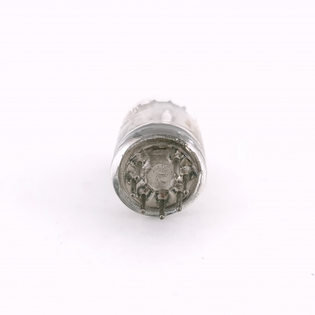 1 X 6AK5 TUNG-SOL TUBE. 1950s PROD. BLACK PLATES. RECTANGULAR GETTER. 83. CH167