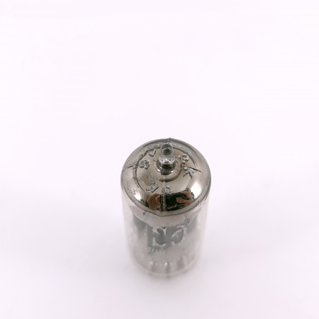 1 X 6211 MINIWATT TUBE. 1960s PHILIPS PROD. 17MM PLATES. SQ. 137. CH167