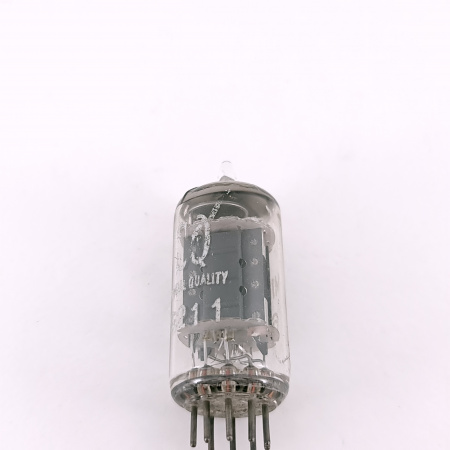 1 X 6211 MINIWATT TUBE. 1960s PHILIPS PROD. 17MM PLATES. SQ. 137. CH167