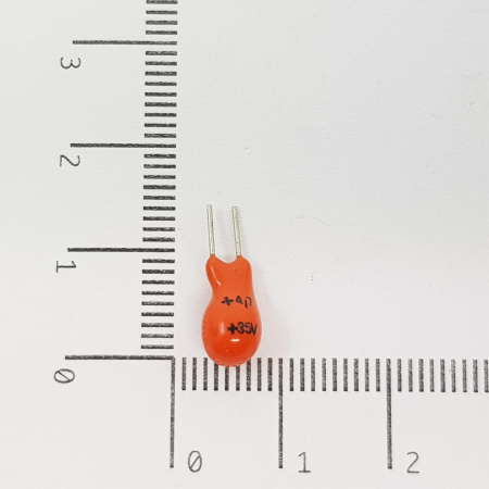 4 X THOMSON TANTALIO CAPACITOR 4.7uF 35V (New Old Stock). CA14U50+F260423