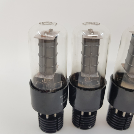 4 X 6V6GT RCA TUBE. SQUARE GETTER. ROUND BLACK PLATES. MATCHED QUAD. NOS. RC46.