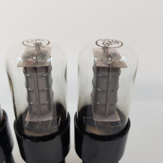 4 X 6V6GT RCA TUBE. SQUARE GETTER....