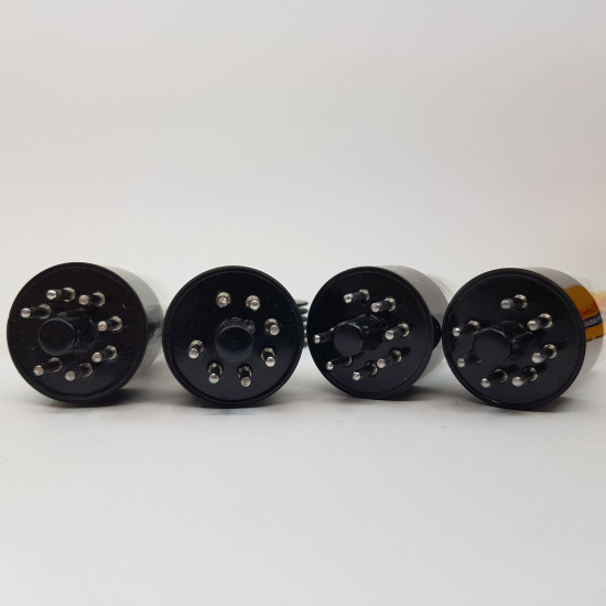 4 X 6V6GT TUBE. PHILIPS BRAND. ROUND...