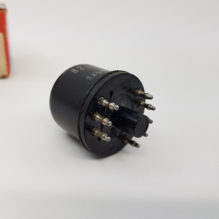 1 X UBF15 TELEFUNKEN TUBE. NOS/NIB. RC159