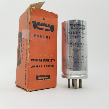 1 X CAR TUBE RADIO...