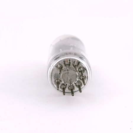 1 X 12AU7A CHANNEL MASTER TUBE. 1960s TOSHIBA PROD. 17MM PLATES. 20. CH168