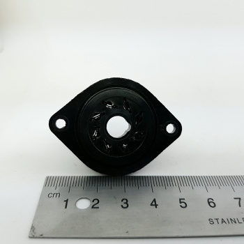 1 X OCTAL TUBE SOCKET....