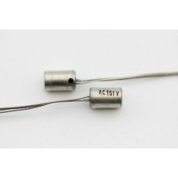AC151V TRANSISTOR NOS( New Old Stock ) 1PC. C231U4F210618