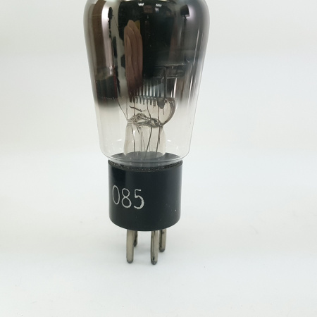 1 X RE134 TELEFUNKEN TUBE. 1930s PRODUCTION. NOS/NIB. RC82