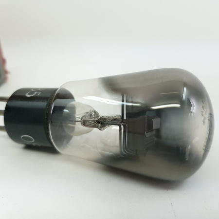 1 X RE134 TELEFUNKEN TUBE. 1930s PRODUCTION. NOS/NIB. RC82