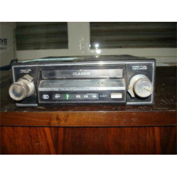 AUTORRADIO CLAIRON. USADA....