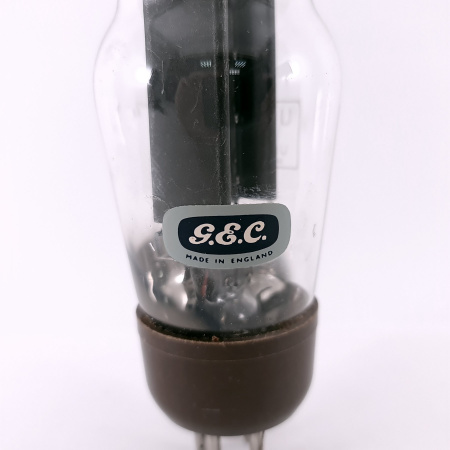 1 X U18/20 GEC TUBE. 1950s PROD. BLACK PLATES. RECTANGULAR GETTER. CH77