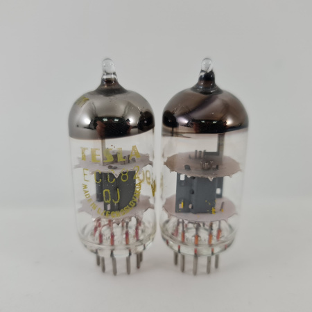 2 X ECC82 TESLA TUBE. 1950s PROD. SOLID GETTER. MATCHED PAIR. 85. CH168