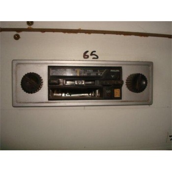 AUTORRADIO VINTAGE. OLD CAR...