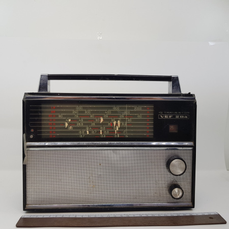 RADIO ANTIGUA. RADIO VEF 204 AM 10 TRANSISTOR.  COD$*295