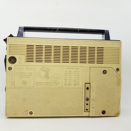 RADIO ANTIGUA. RADIO VEF 204 AM 10 TRANSISTOR.  COD$*295