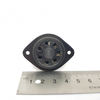 1 X UX7 / U7A SOCKET. SMALL...