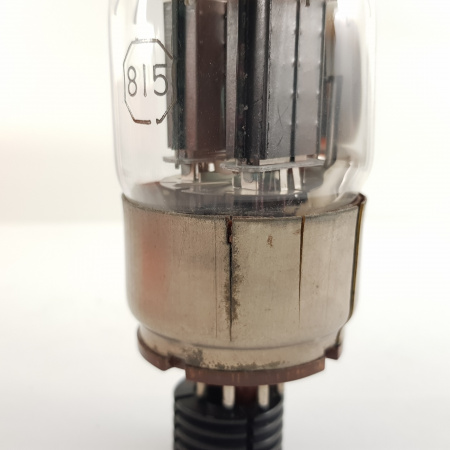 1 x 815 UNITED ELECTRON TUBE. CRACK IN SOCKET. NOS/NIB. CB316