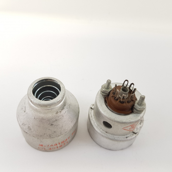 1 X 7 PINS MINIATURE SOCKET SPECIAL....