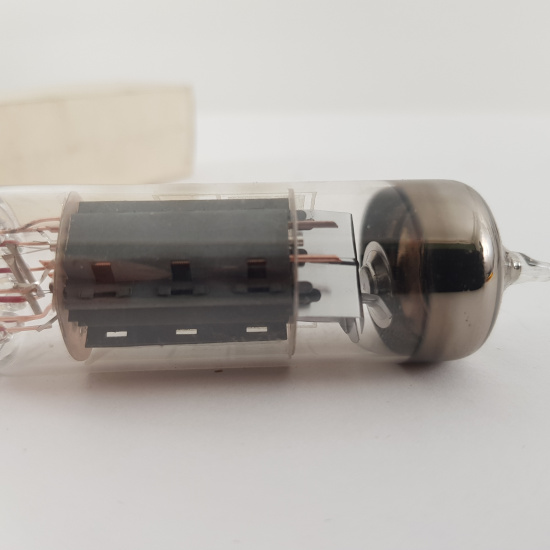 1 X ECL82 CHELMER TUBE. NOS/NIB. RCB98
