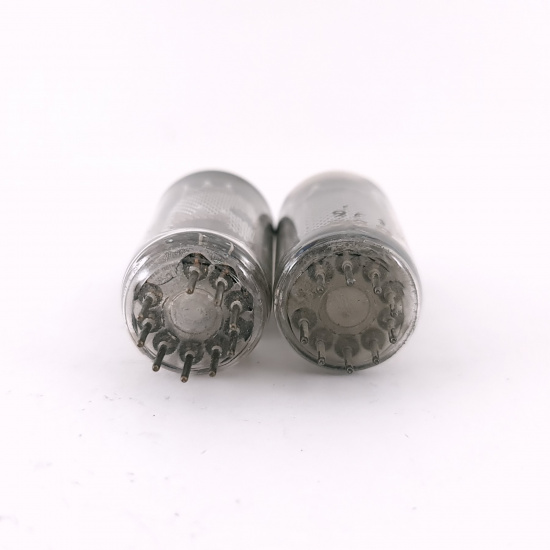 2 X EF86 VALVO / MULLARD TUBE. 1950s...