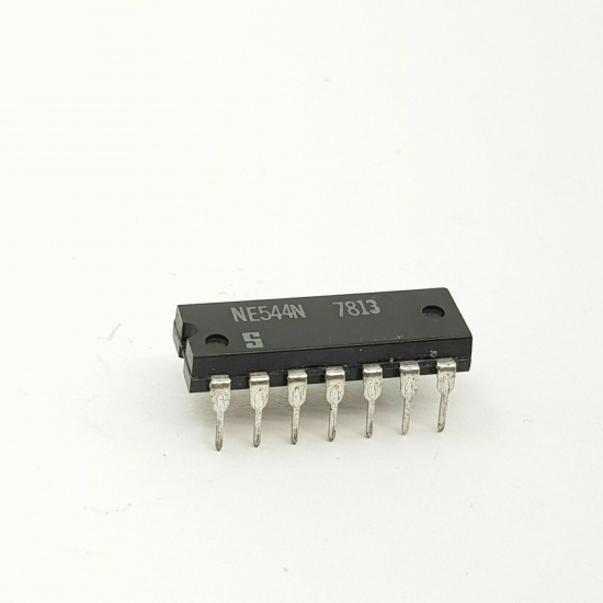 1 X NE544N SIGNETIC INTEGRATED CIRCUIT ( New Old Stock )1PC. C241BU3F221123