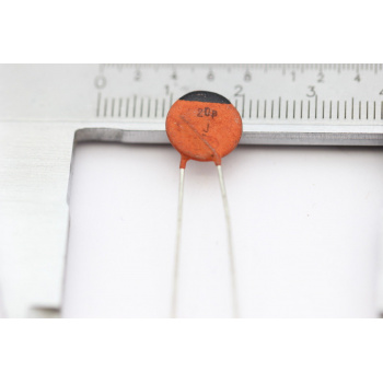 5 X CERAMIC CAPACITOR 20pF...