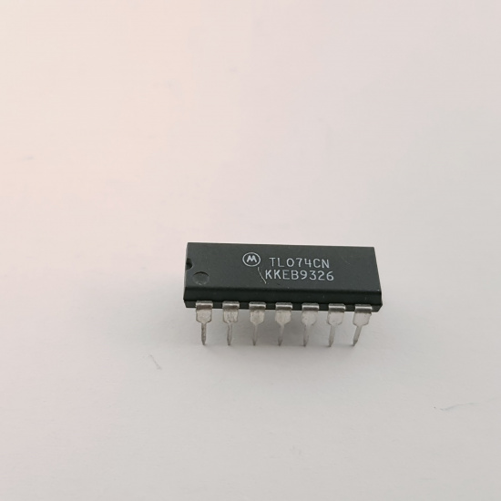 1 X TL074CN MOTOROLA INTEGRATED CIRCUIT ( New Old Stock ) 1PC. C538CU17F160124