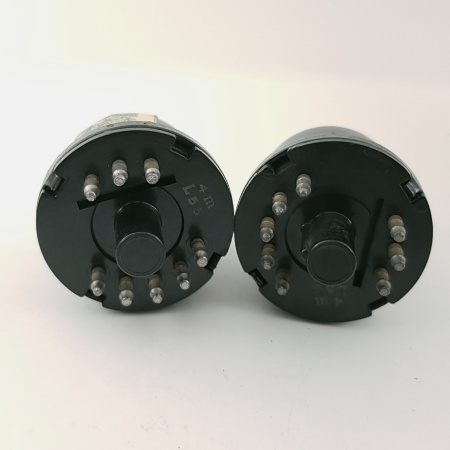 2 X EF12 PHILIPS MINIWATT TUBE. MATCHED PAIR NOS. RCB370