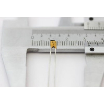 CERAMIC CAPACITOR 6.8pF +-0.50pF NOS (New Old Stock) 10PC. CA18U200F240715