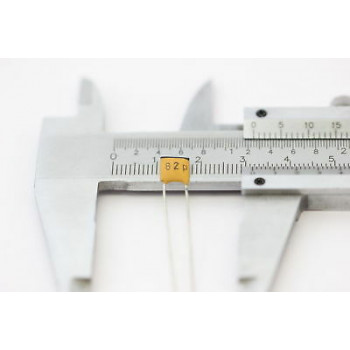 CERAMIC CAPACITOR 82pF +-2% NOS (New Old Stock) 5PC. CA18U110F201115