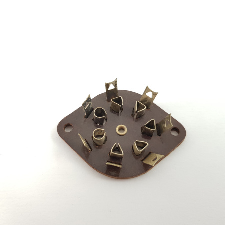 1 X UX7 AMERICAN BAQUELITE  SOCKET 7 PINS. RCZOC16