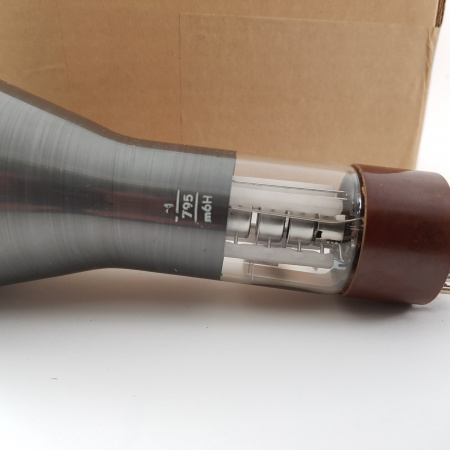 1 X DG7-32 MINIWATT OSCILLOSCOPE TUBE. NOS/NIB. RCB381