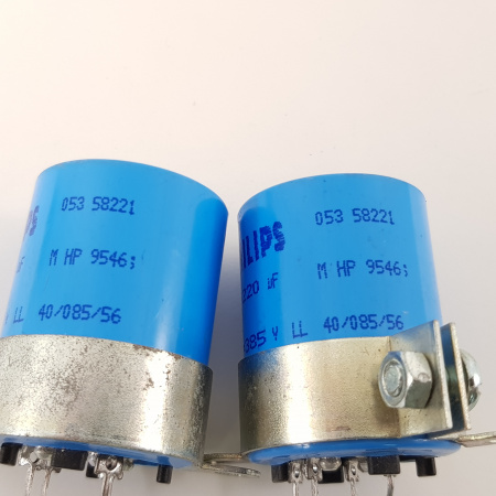 2 x ELECTROLYTIC CAPACITOR PHILIPS 220uF 385V NOS PAIR. RCA399U1F300124