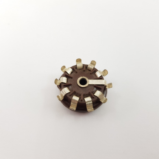 1 X 9 PINS SOCKET NOVAL BAQUELITE....