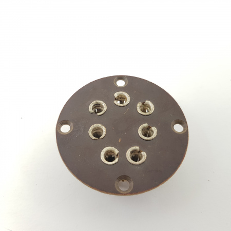 1 X BRITISH 7 PINS M7A SOCKET. BAQUELITE HIGH QUALITY. USED. RCZOC12/8