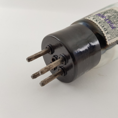 1 X 1561 PHILIPS MINIWATT TUBE. 1940s PRODUCTION. NOS/NIB. RCB410