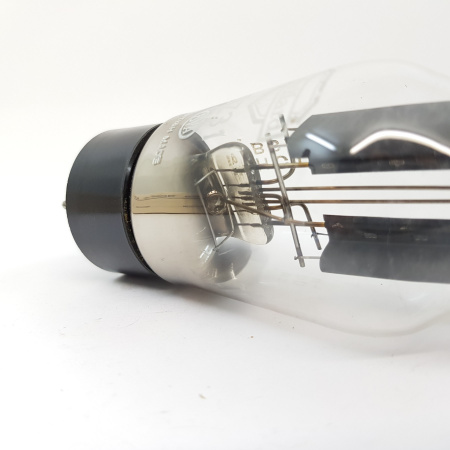 1 X AZ31 MULLARD TUBE. RECTANGULAR GETTER. NOS/NIB. RCB115