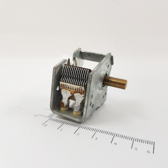 1 X AIR VARIABLE CAPACITOR 1 X 410pF...