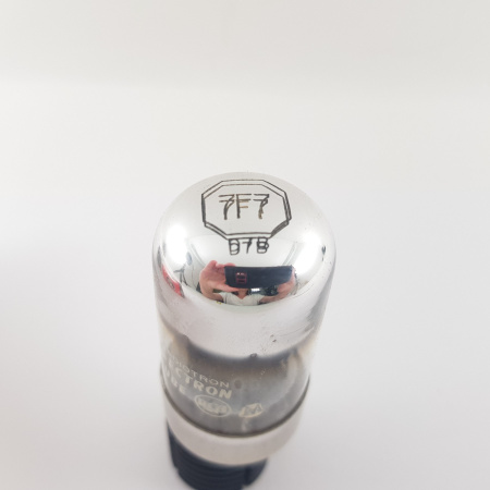 1 X 7F7 RCA TUBE. NOS / NIB. RC49.