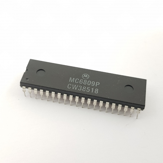 1 X MC6809P MOTOROLA INTEGRATED CIRCUIT NOS. RCA130U5F230524