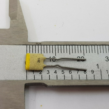 2 X CERAMIC CAPACITOR 3K3...