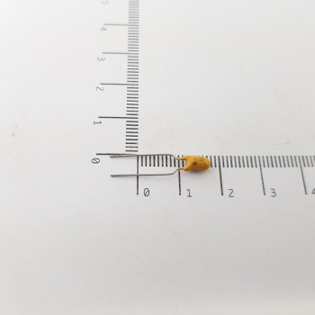 4 X TANTALIO CAPACITOR...