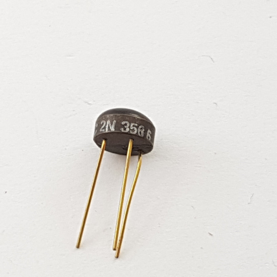 1 X 2N3566 GOLD TRANSISTOR NOS. RC613BU5F230724