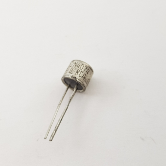 1 X 2N4074 RCA TRANSISTOR NOS. RC613BU2F230724