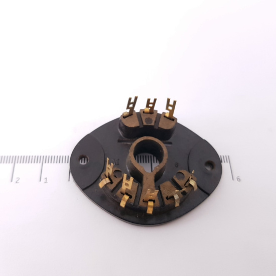 1 X TELEFUNKEN BAQUELITE SOCKET. 1960...