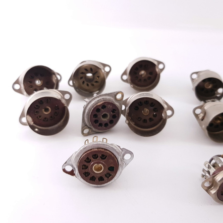 LOT OF 7 X NOVAL SOCKET USED + 9 X 7 PINS SOCKET MINIATURE USED. RCZOC24